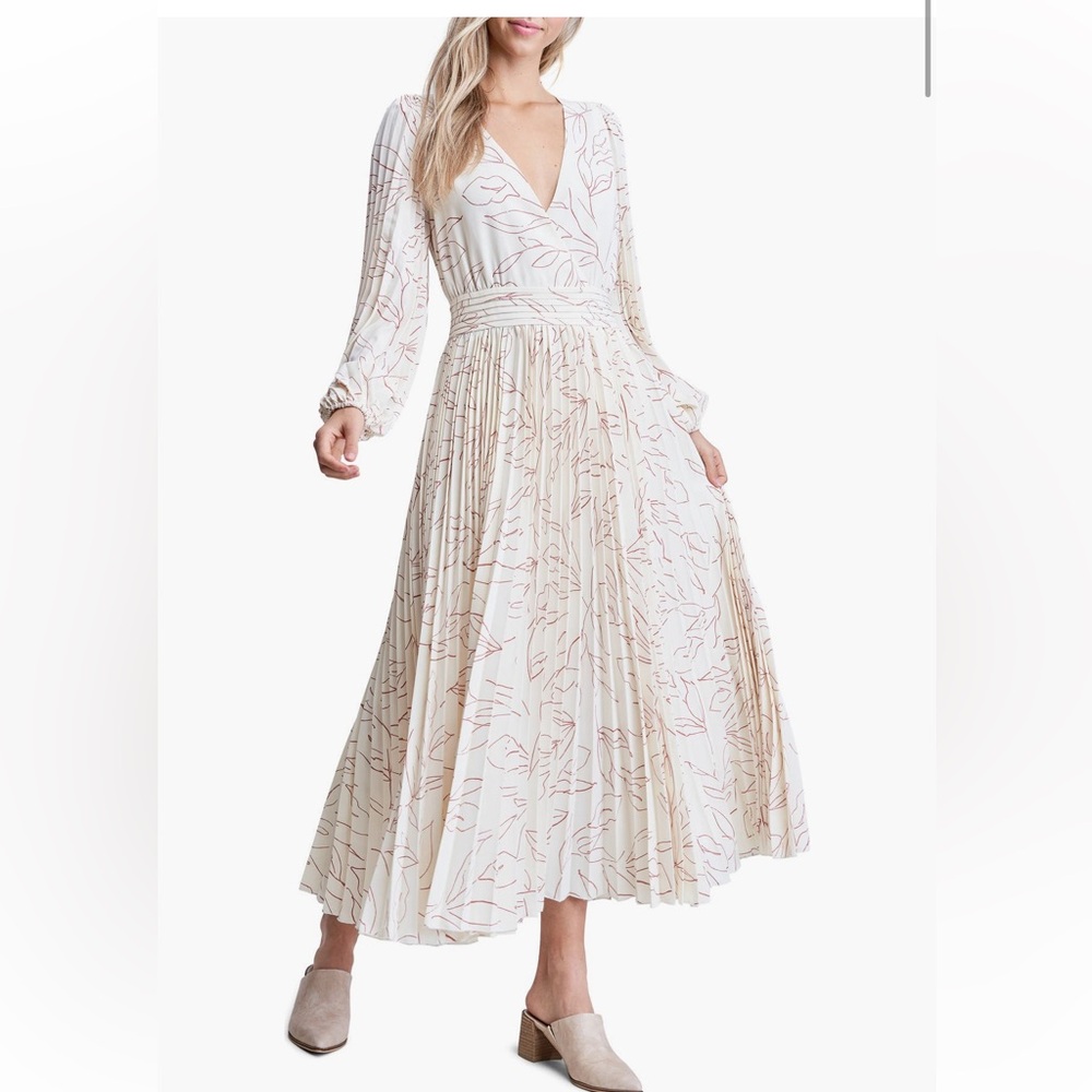 En saison floral long sleeve pleated midi dress